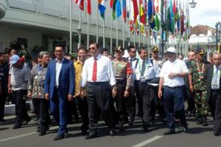 Panitia peringatan Konferensi Asia Afrika (KAA) ke 60 sedang melakukan persiapan akhir di Gedung Merdeka dan sekitarnya.