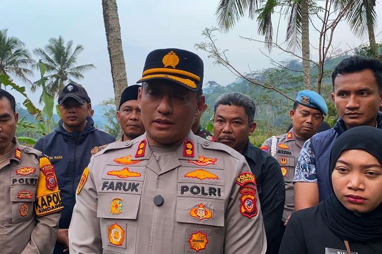 Sembunyi di Rumah, Kabur ke Sawah! Siasat Keluarga Tutupi Dayat Berujung Kejar-kejaran Polisi