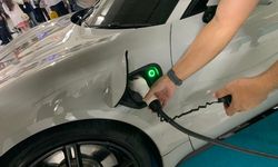 Pemerintah Siapkan Regulasi Penyeragaman Konektor Charger Mobil Listrik