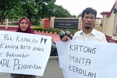 Suami-Istri Demo di Depan Polda Maluku, Anaknya Jadi Tersangka Setelah Lolos Seleksi Tamtama