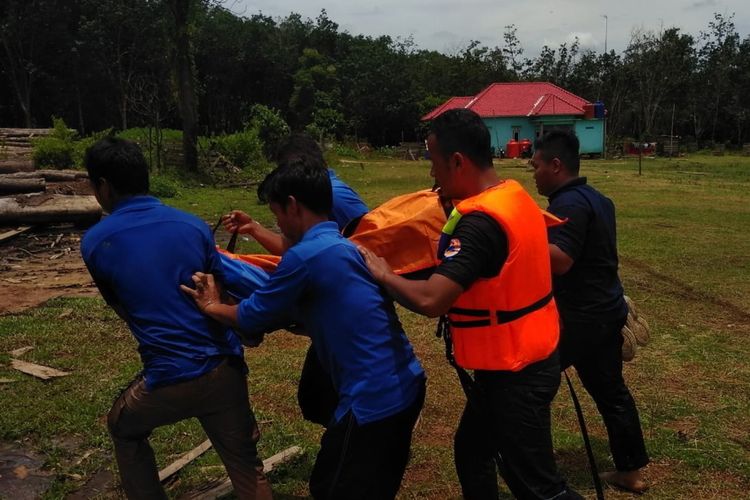 Jemazah pelajar SMP di Kabupaten Banyuasin, Sumatera Selatan ditemukan tewas, Jumat (20/3/2020). Kedua korban sebelumnya sempat memancing di lokasi sekitar, pada Kamis (19/3/2020).