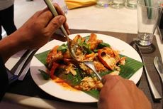 Makan Kepiting Pakai Sendok dan Garpu, Ini Caranya...