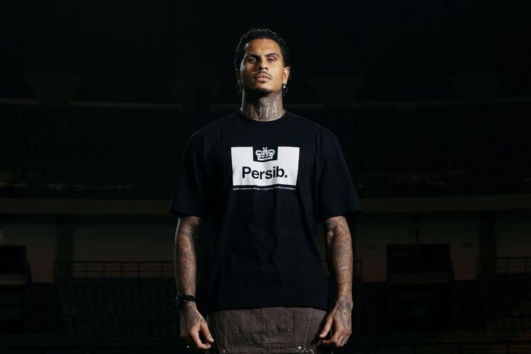 Di Balik Kolaborasi Persib dengan Brand Streetwear Asal Inggris