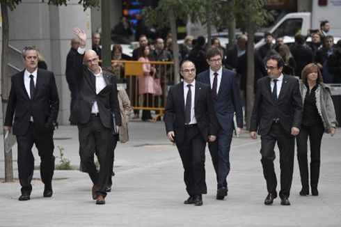 Delapan Pejabat Catalonia Ditahan