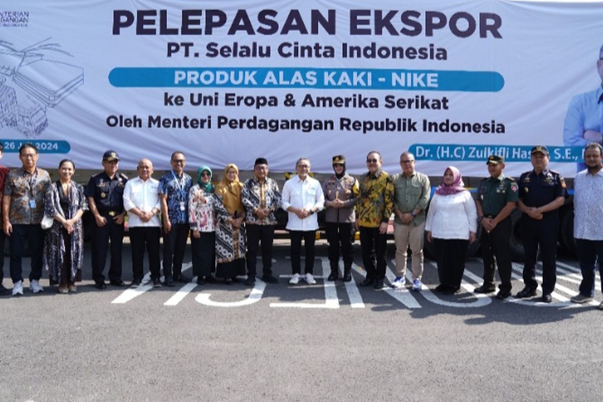 Indonesia Ekspor 3 Kontainer Produk Alas Kaki Merek Nike Ke Uni Eropa ...