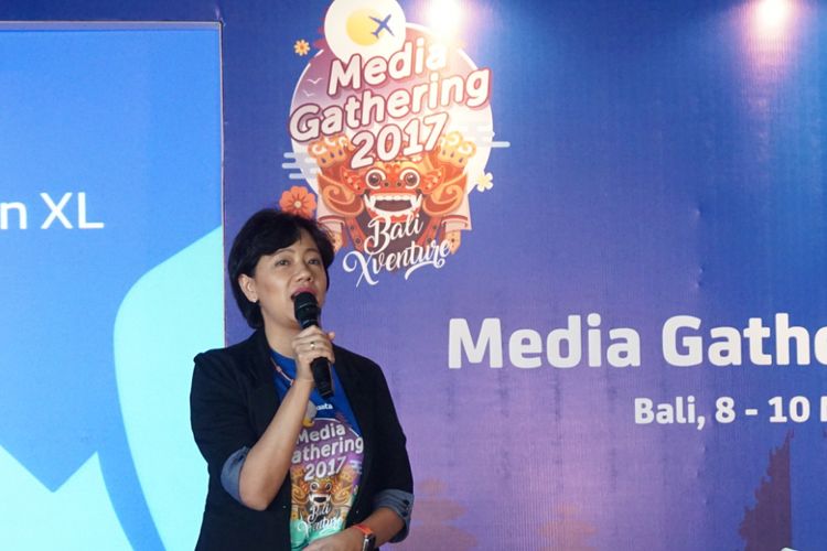 Direktur/Chief Service Management Officer XL Axiata, Yessie D. Yosetya di acara media gathering di Bali, Senin (8/5/2017).