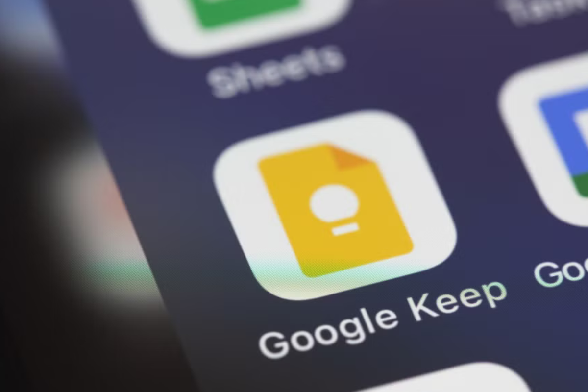 Ilustrasi Google Keep di ponsel Android.