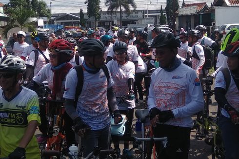Promosikan KA Galunggung, PT KAI Gandeng Komunitas Sepeda Lipat Gowes Keliling Tasik