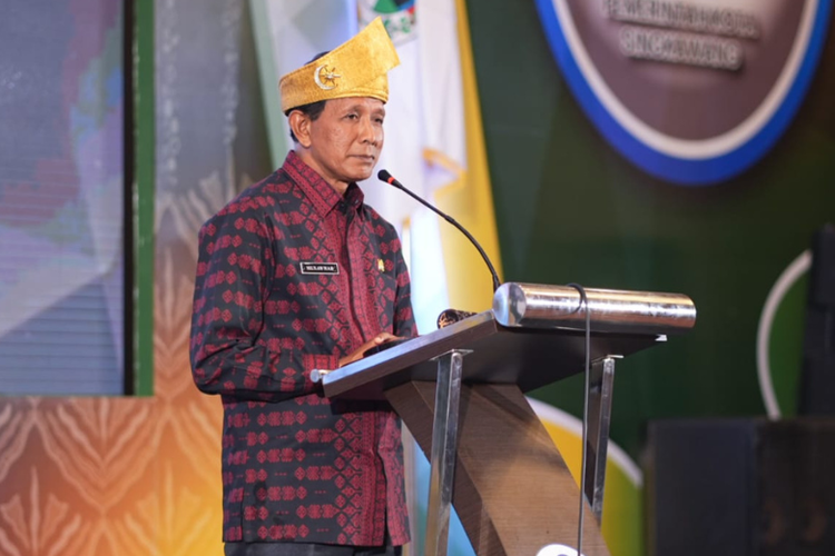 Pjs Munawwar memberi sambutan di acara Raker Kanwil V Apeksi Regional Kalimantan, Rabu (15/10/2024).