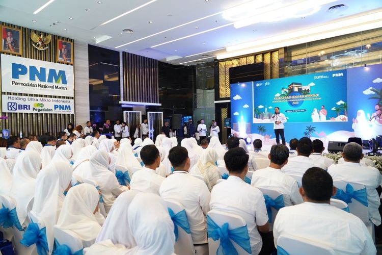 Pelepasan 233 Jemaah Umrah Keluarga Besar PNM di Kantor Pusat Menara PNM, Jakarta, Senin (28/8/2023). 