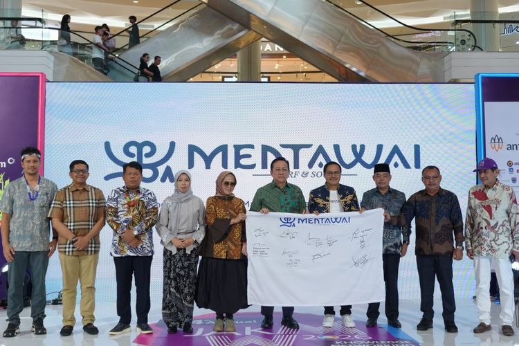Kenalkan “Mentawai Surf and Soul”, Bupati Rinto Bidik Mentawai Jadi Ibu Kota Surfing Dunia