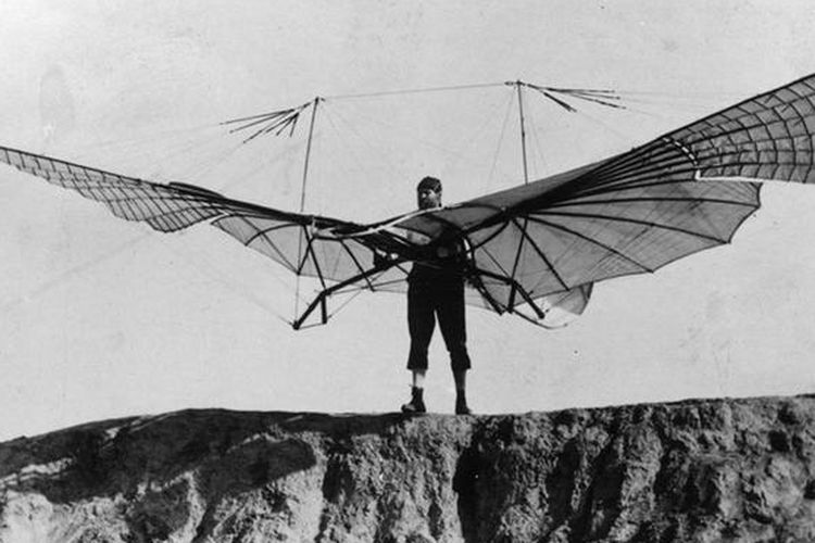 Otto Lilienthal membangun 16 desain pesawat luncur yang berbeda dan sukses melakukan sekitar 2.000 penerbangan dengan monoplane sederhana yang dilakukan dari sebuah bukit buatan di luar Berlin. 