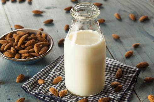 Ilmuwan: Susu Kecoak Lebih Bergizi dari Susu Sapi
