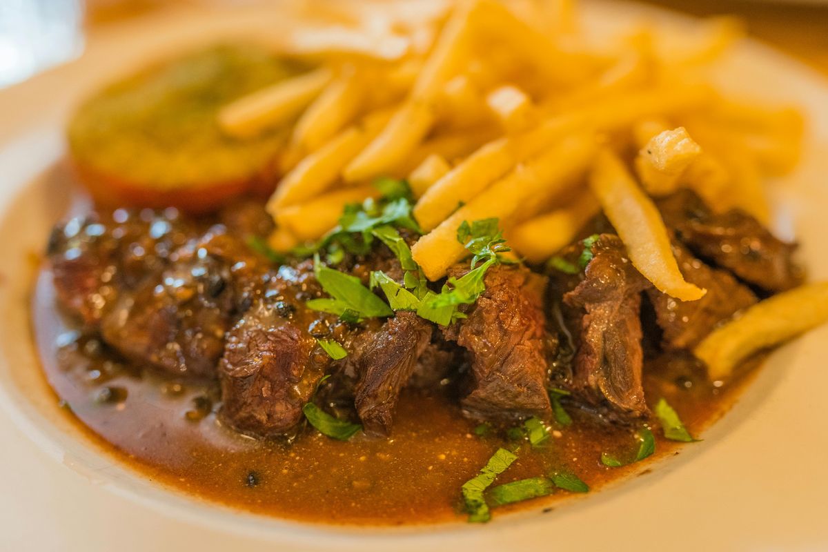 Ilustrasi daging sapi lada hitam.