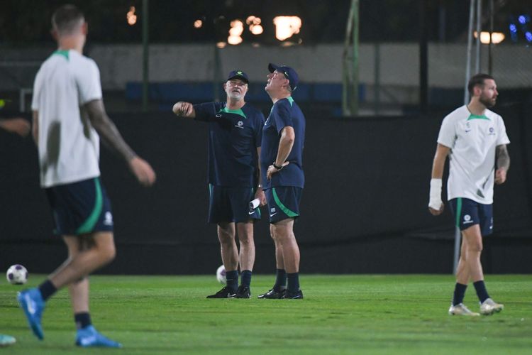 Pelatih Australia Graham Arnold Mundur Usai 10 Hari Tertahan Timnas Indonesia