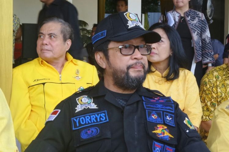 Koordinator Bidang Politik, Hukum dan Keamanan Partai Golkar, Yorrys Raweyai di Kantor DPP Partai Golkar, Slipi, Jakarta Barat, Jumat (10/3/2017).