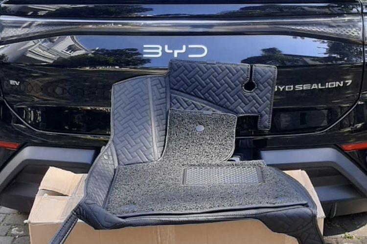 Ini Jenis Karpet Tambahan yang Cocok untuk Mobil Listrik