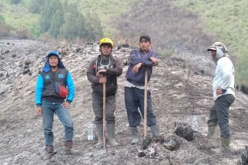 Cerita Relawan Padamkan Kebakaran Gunung Bromo, Terjebak Api 3 Jam di Tengah Hutan