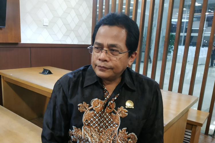 Sekretaris Jenderal DPR RI Indra Iskandar di Kompleks Parlemen Senayan, Jakarta, Kamis (15/8/2019).