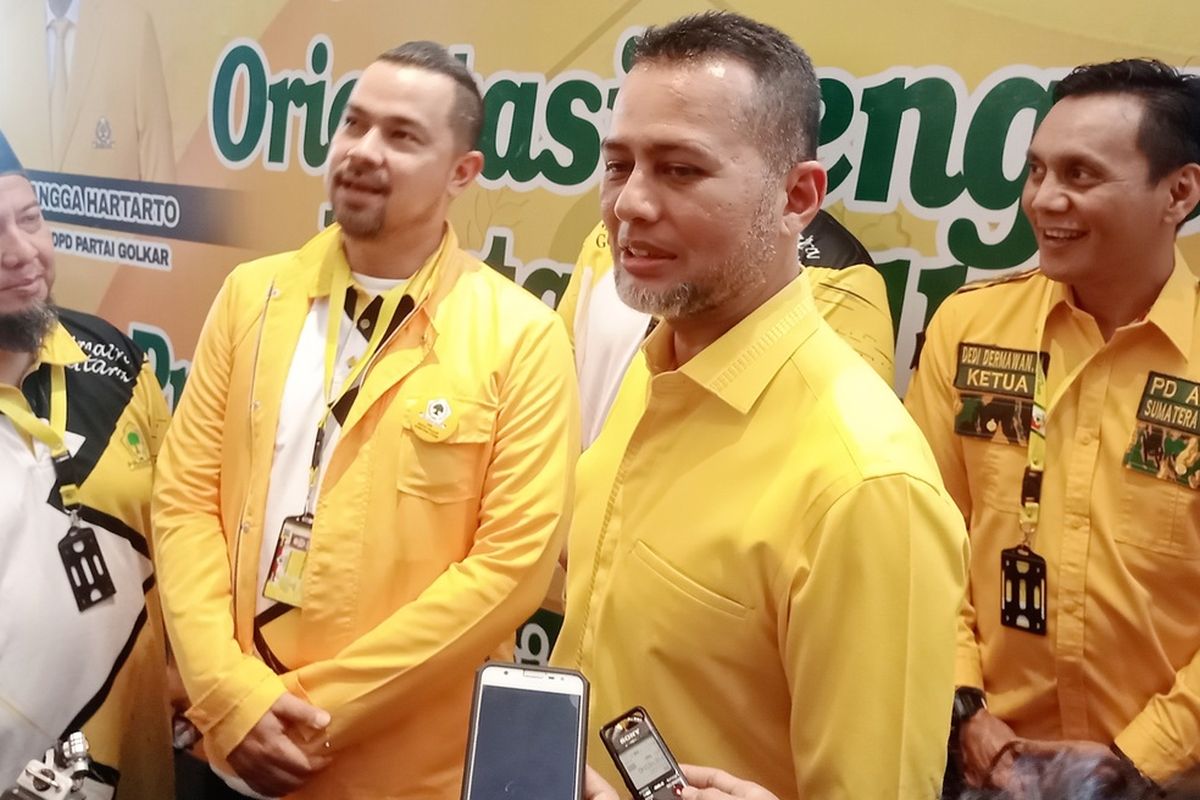 Ketua DPD Partai Golkar Sumut Musa Rajekshah bersama Sultan Pasha Djorghi revitalisasi dan orientasi pengurus Partai Golkar Sumut di Le Polonia Hotel Medan, Sabtu (18/6/2022)