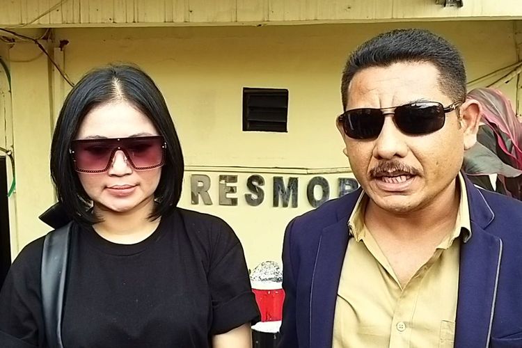 Tiara Marleen dan kuasa hukumnya saat ditemui di Polres Metro Depok pada Selasa (14/6/2022). 