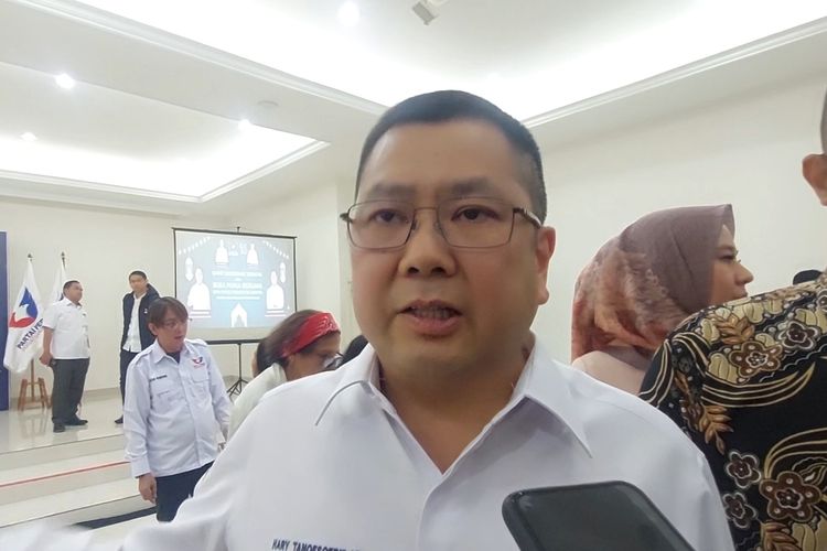 Ketua Umum (Ketum) Partai Persatuan Indonesia (Perindo) Hary Tanoesoedibjo (HT) di DPP Partai Perindo, Jakarta, Jumat (14/4/2023). 