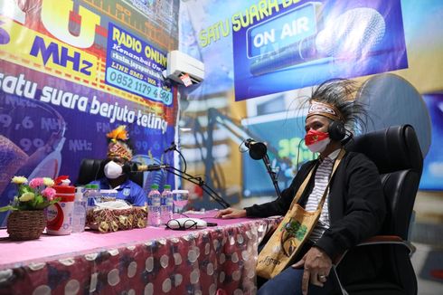 Kunjungi Radio Lokal di Jayapura, Ganjar: Ayo Gairahkan Radio dengan Kreativitas dan Inovasi