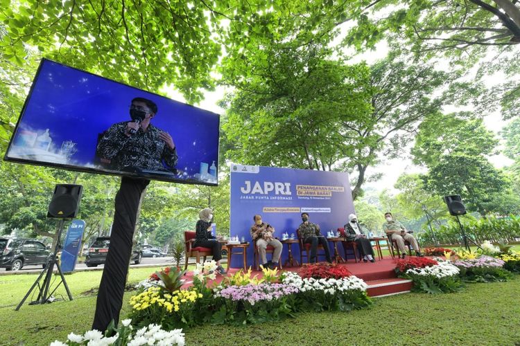 JAPRI (Jabar Punya Informasi) #83 bertajuk Penanganan Banjir di Jabar di Gedung Sate, Kota Bandung, Jumat (12/11/2021).