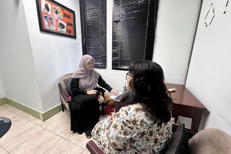 Gambaran sesi konsultasi langsung bersama dengan psikolog di Jakarta Pusat, Jumat (6/2/2026).