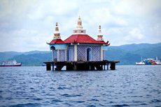 5  Wisata Religi di Lombok Barat NTB, Ada Makam di Tengah Laut