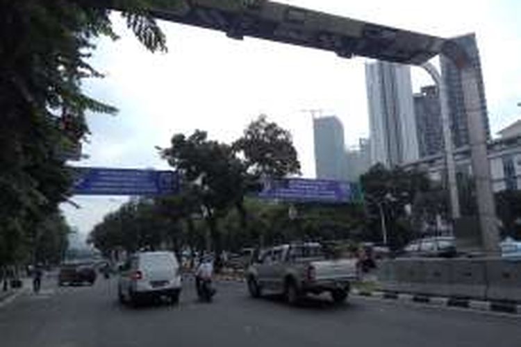 Gerbang Electronic Road Pricing (ERP) yang berada di kawasan Sudirman, Jakarta Pusat pada Kamis (7/4/2016).