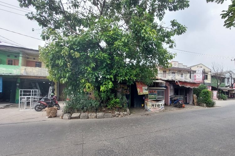 Rumah Anwar Hidayat. Kediamannya menjorok di Jalan Maulana Hasanudin, Poris Gaga, Batuceper, Kota Tangerang.