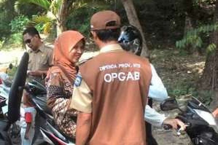 Pelayanan Pajak Daerah dan Retribusi Daerah (PPDRD) Bima, saat menjaring kendaraan dinas pegawai pemkab Bima yang menunggak pajak, Rabu (11/5/2016)