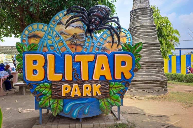 Ilustrasi papan nama tempat wisata, Blitar Park.