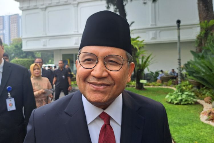 Calon duta besar Republik Indonesia untuk Argentina Sulaiman tiba di Kompleks Istana Kepresidenan, Jakarta, untuk mengikuti acara pelantikan oleh Presiden Joko Widodo pada Kamis (25/10/2023) hari ini.