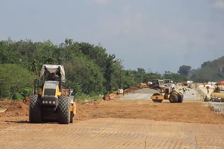 Pembebasan lahan untuk proyek Jalan Tol Padang-Pekanbaru