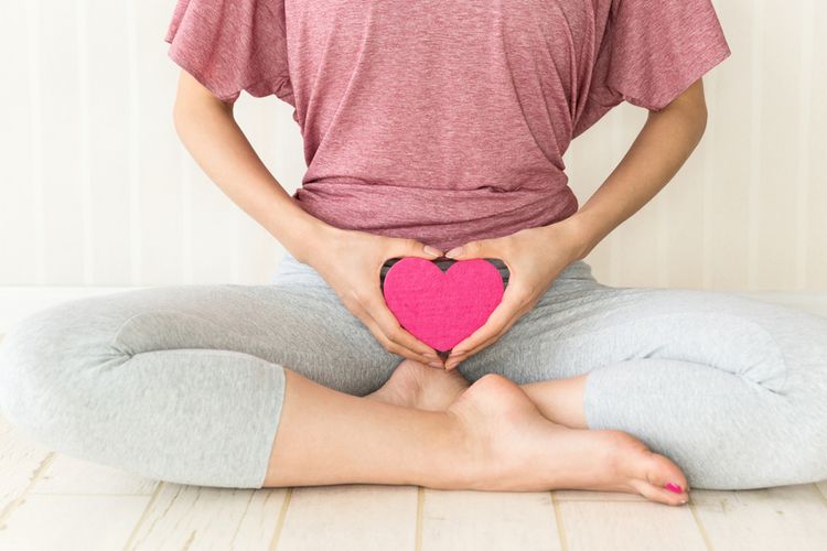 Terkadang kentut bisa keluar melalui vagina. Penyebab kentut vagina karena ada udara yang terperangkap di dalam saluran vagina dengan berbagai cara, termasuk aktivitas fisik seperti yoga.