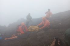 Cerita Evakuasi Jenazah Pendaki Lansia di Gunung Agung, Tim SAR Hadapi Badai