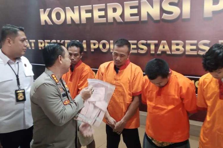 Polrestabes Palembang melakukan gelar perkara terkait ungkap kasus penipuan dengan modus bisa menggandakan uang, Selasa (10/10/2023).