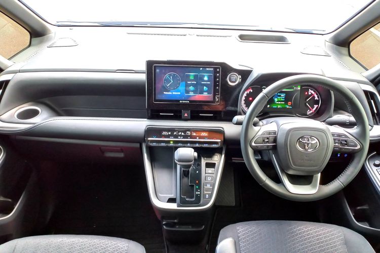 Interior Toyota All New Voxy