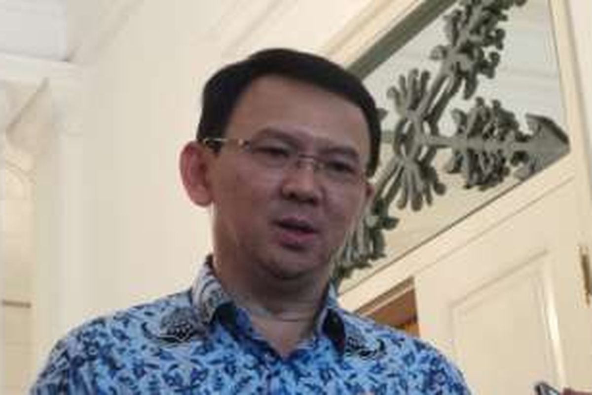 Gubernur DKI Jakarta Basuki Tjahaja Purnama atau Ahok saat wawancara bersama wartawan, di Balai Kota DKI Jakarta, Senin (3/10/2016).
