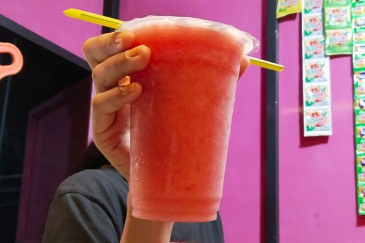 Saat Penjual Jus hingga Es Teh Kompak Naikkan Harga...
