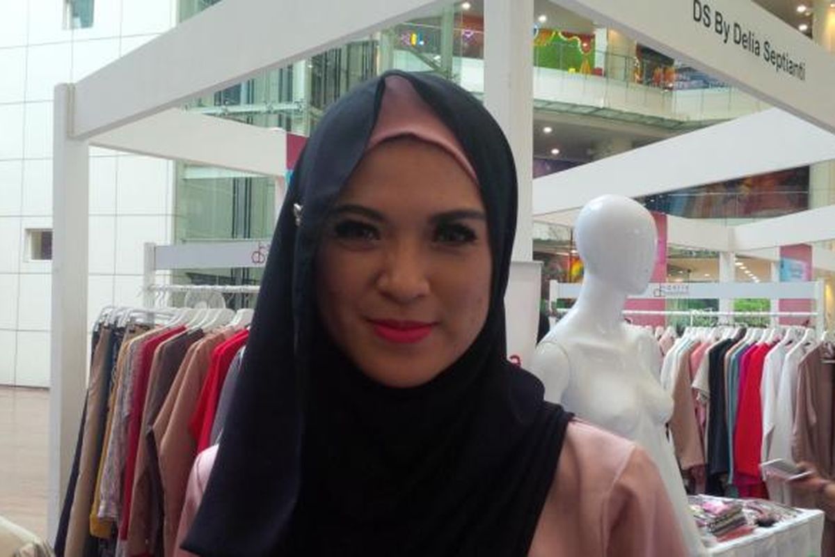 Delia Septianti diabadikan dalam sebuah acara di One Belpark, Fatmawati, Jakarta Selatan, Selasa (4/10/2016).