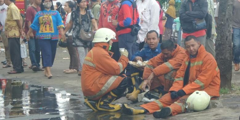 Djarot Minta Komponen Gaji Pemadam Kebakaran Perhitungkan Risiko Kerja