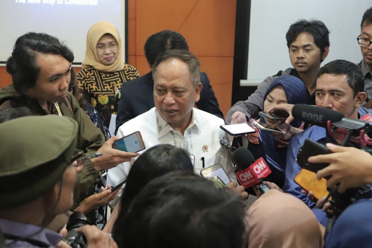 Menteri Riset dan Teknologi Mohamad Nasir pada konferensi pers di Gedung D Kemenristekdikti, Senayan (26/7/2019) terkait biaya kuliah dan pengenalan kehidupan kampus.