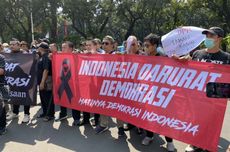 Demo di Depan MK, Aktivis '98 dan Guru Besar: Jokowi dan DPR Ugal-ugalan Bajak Demokrasi