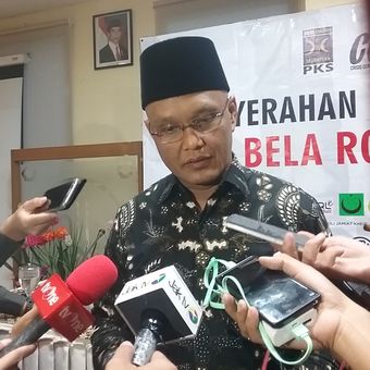 Direktur Crisis Center for Rohingya (CC4R) Partai Keadilan Sejahtera (PKS) Sukamta, di Kantor DPP PKS, TB Simatupang, Jakarta, Senin (25/9/2017). Hingga saat ini, CC4R PKS se-Indonesia telah menyalurkan donasi untuk Myanmar sebesar Rp 3,8 miliar.