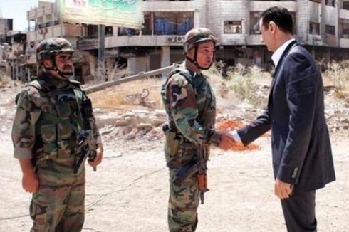 Presiden Assad Kunjungi Tentaranya di Pinggiran Damaskus