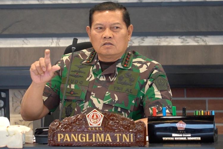 Panglima TNI Laksamana Yudo Margono mewanti-wanti kepada prajurit yang sedang bertugas di Papua agar tidak melanggar hak asasi manusia (HAM).  Pesan itu disampaikan Yudo usai menerima paparan Revisi UU RI Nomor 34 Tahun 2004 oleh Kepaa Badan Pembinaan Hukum (Kababinkum) TNI Laksamana Muda Kresno Bintoro di Mabes TNI, Cilangkap, Jakarta Timur, pada Jumat (28/4/2023).