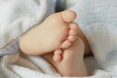 Warga Panongan Temukan Bayi Laki-laki di Selokan